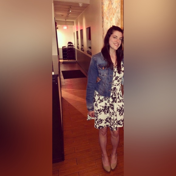 Everly Black and White Floral Dress - Picture 4 of 4